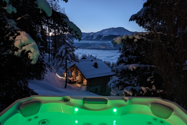 Hot tub at Chalet Pisteside with amazing view